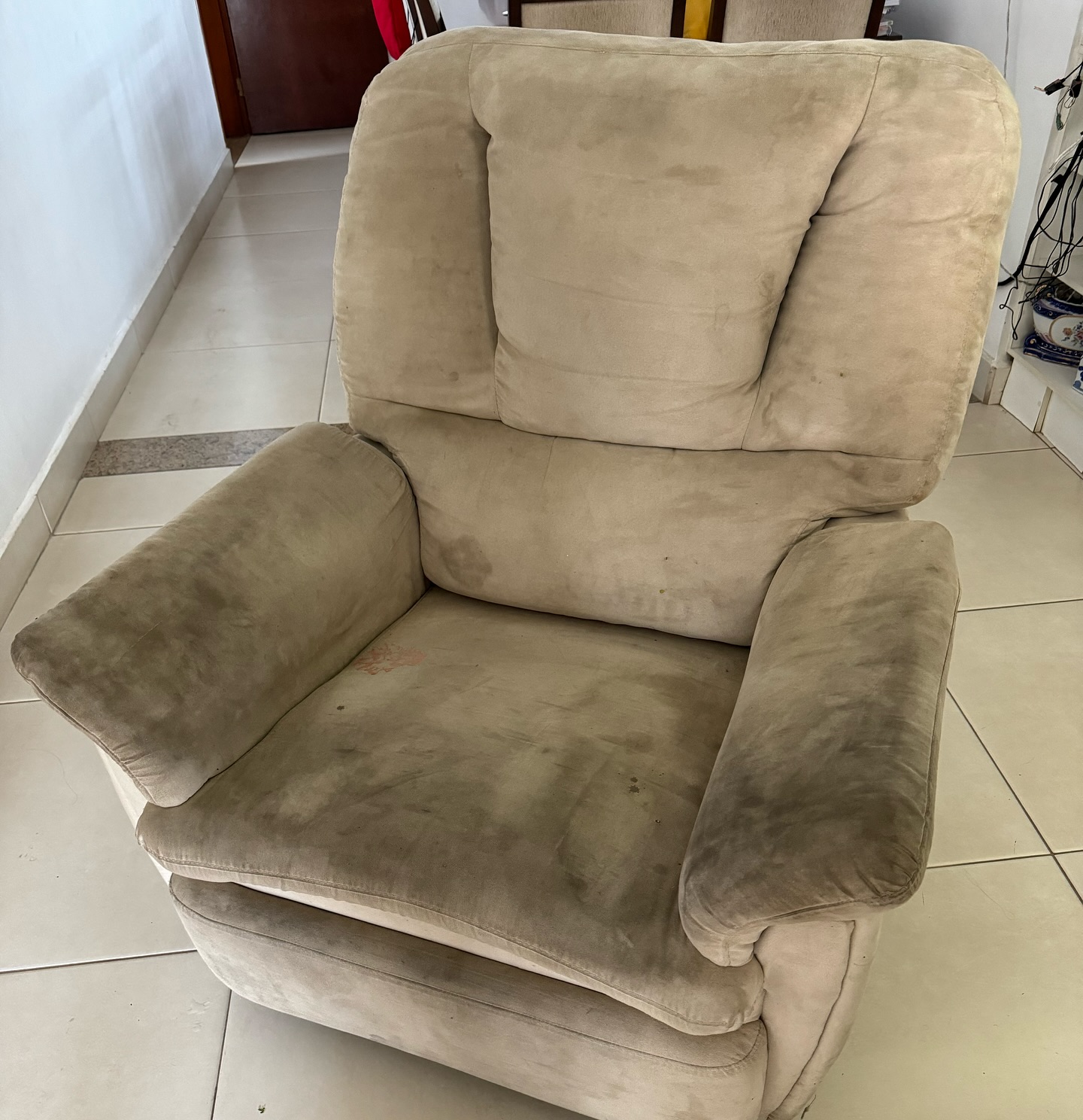 Poltrona antes da limpeza